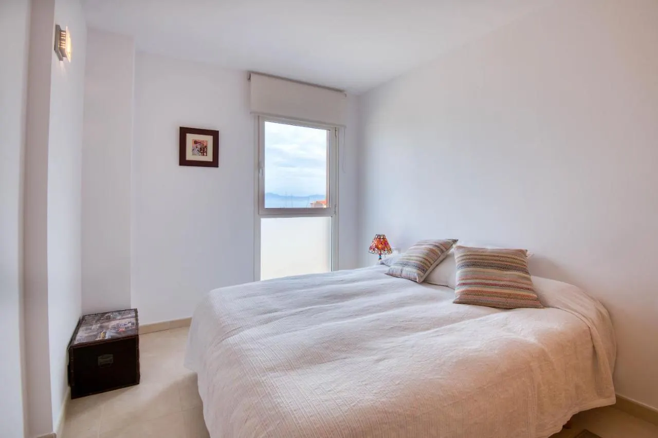 Lola Apartment L'Escala Spain